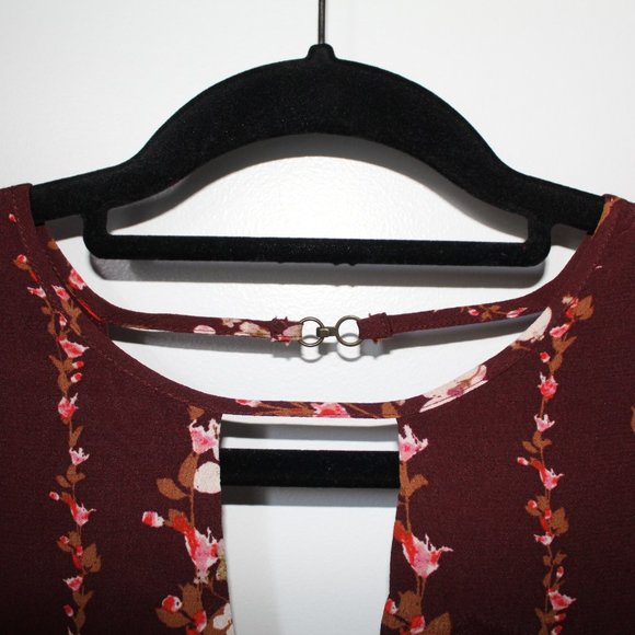 Kimchi Blue Maroon Keyhole Mini Shift Dress - Picture 4 of 6